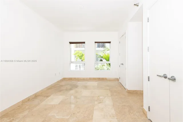 $4,350 | 212 Washington Avenue, Unit 9, Miami Beach, FL 33139