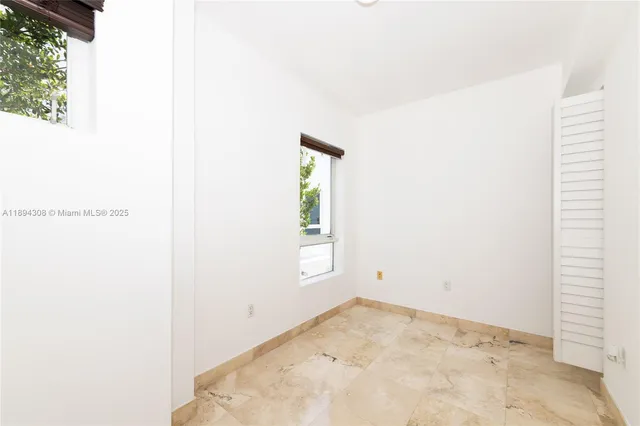 $4,350 | 212 Washington Avenue, Unit 9, Miami Beach, FL 33139