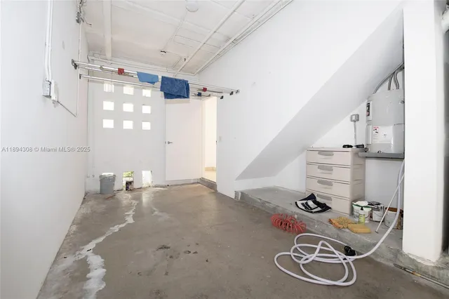 $4,350 | 212 Washington Avenue, Unit 9, Miami Beach, FL 33139