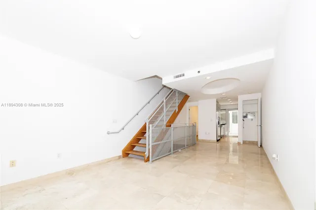 $4,350 | 212 Washington Avenue, Unit 9, Miami Beach, FL 33139