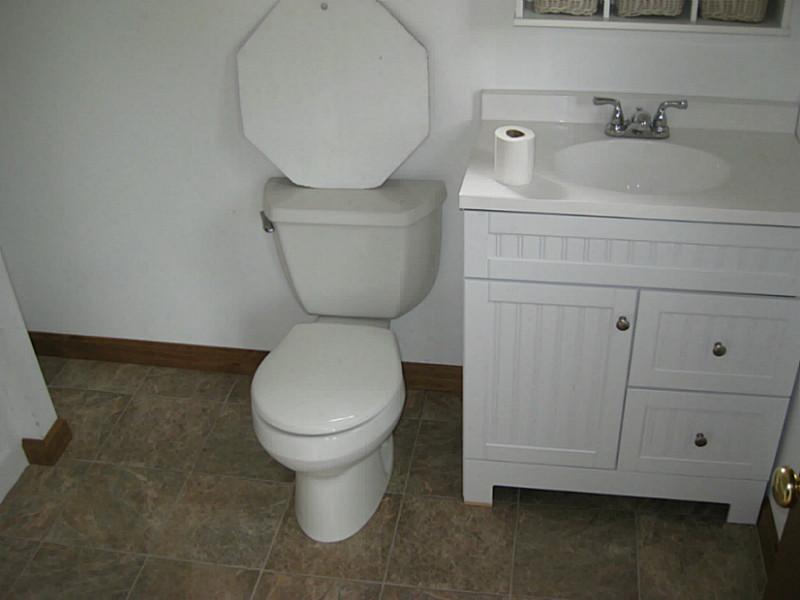 314 Knotty Oak Road Coventry, RI 02816 - Photo 13 of 20 Bathroom.