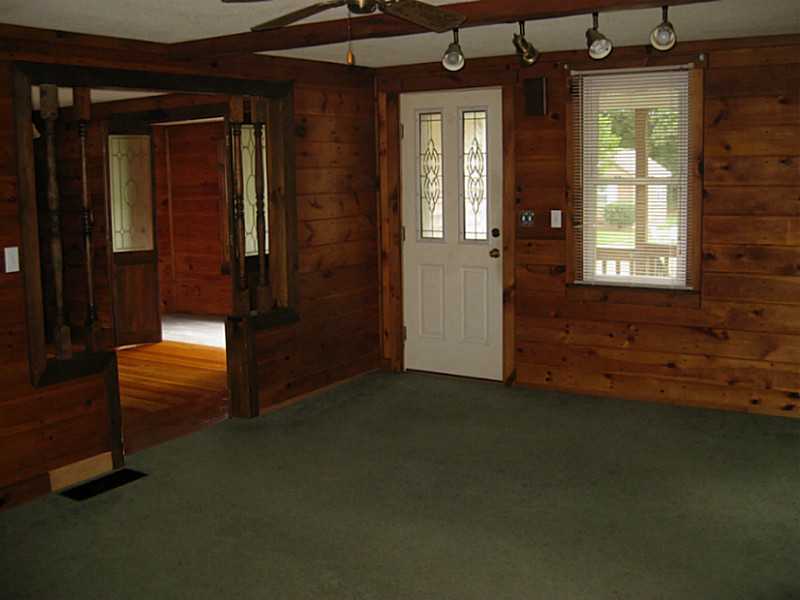 314 Knotty Oak Road Coventry, RI 02816 - Photo 9 of 20 Living Room.