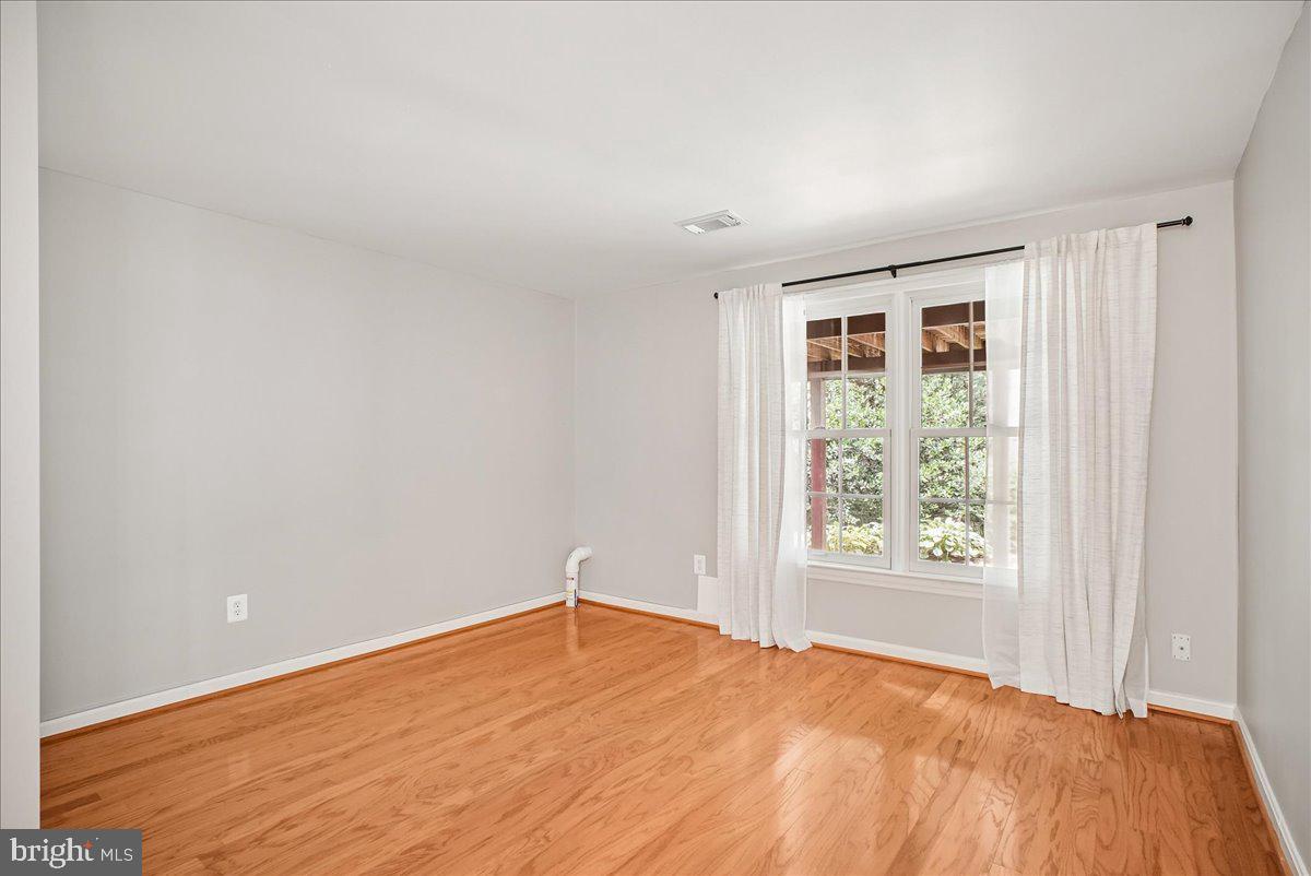11410 Hollow Timber Way Reston, VA 20194 - Photo 37 of 46 Gallery Image 37