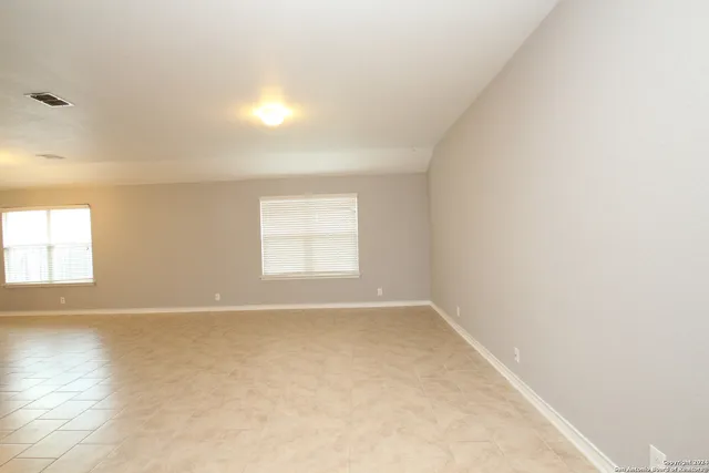 $1,800 | 15243 Field Sparrow, San Antonio, TX 78253