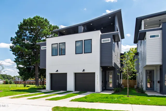 a front view of house with yard