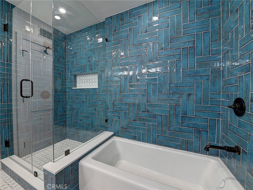 46 Empty Saddle Road Rolling Hills Estates, CA 90274 - Photo 47 of 75 Hall Bathroom