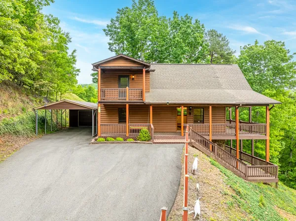 $495,000 | 818 Five Forks Drive, Murphy, NC 28906