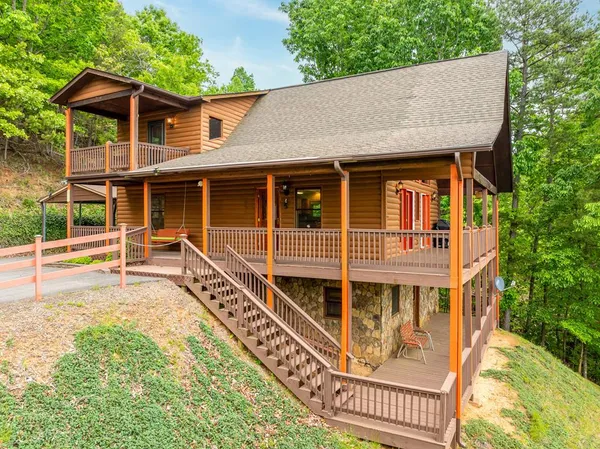 $495,000 | 818 Five Forks Drive, Murphy, NC 28906