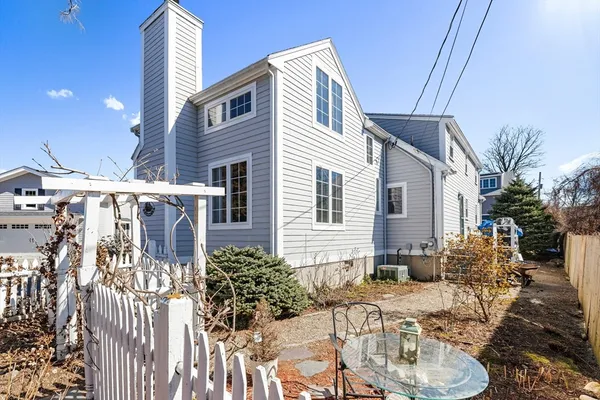 $969,900 | 4 Winter Island Road, Salem, MA 01970