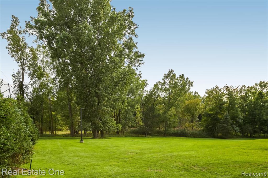 1665 Riverside Drive, Unit 12 Rochester Hills, MI 48309 - Photo 26 of 26