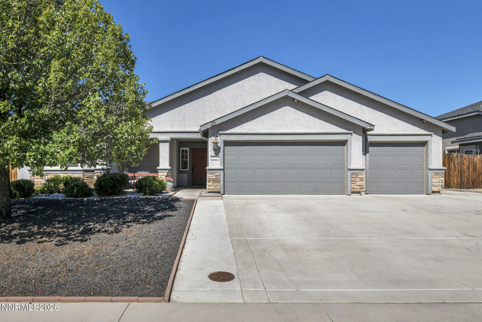 3-web-or-mls-121-bethpage-rd