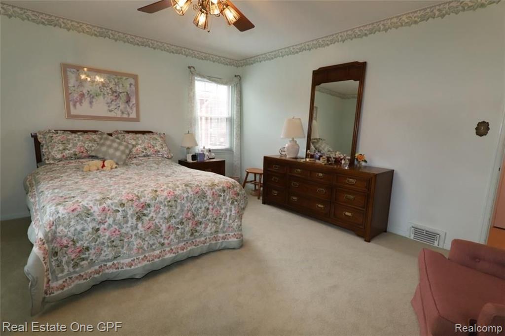 416 Lexington Road Grosse Pointe Farms, MI 48236 - Photo 8 of 19