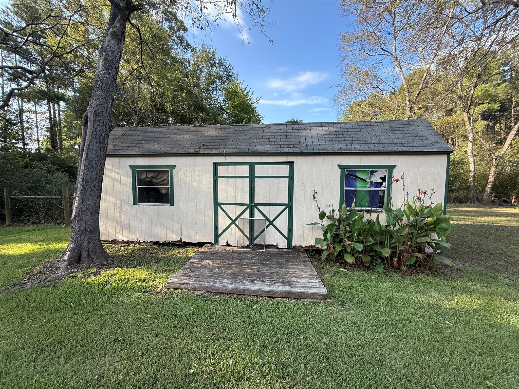 4813 Fm 357 Apple Springs Apple Springs, TX 75926 - Photo 30 of 32 a view of a house with a garden