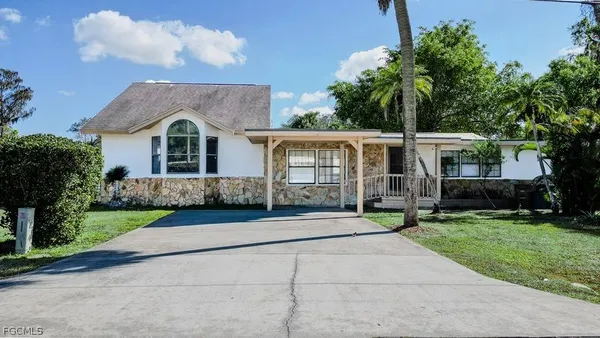 $3,100 | 599 Carolina Avenue, Fort Myers, FL 33905