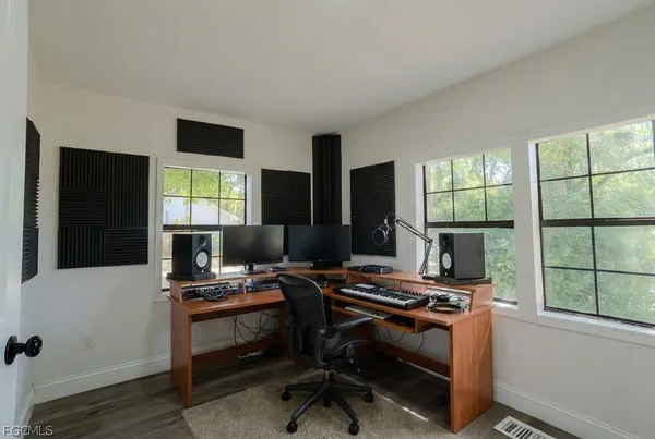 $3,100 | 599 Carolina Avenue, Fort Myers, FL 33905