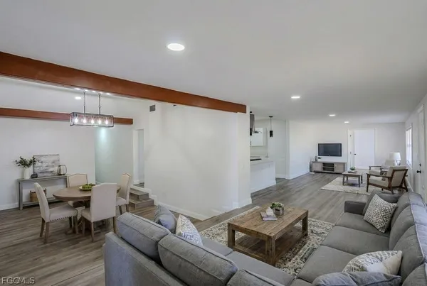 $3,100 | 599 Carolina Avenue, Fort Myers, FL 33905