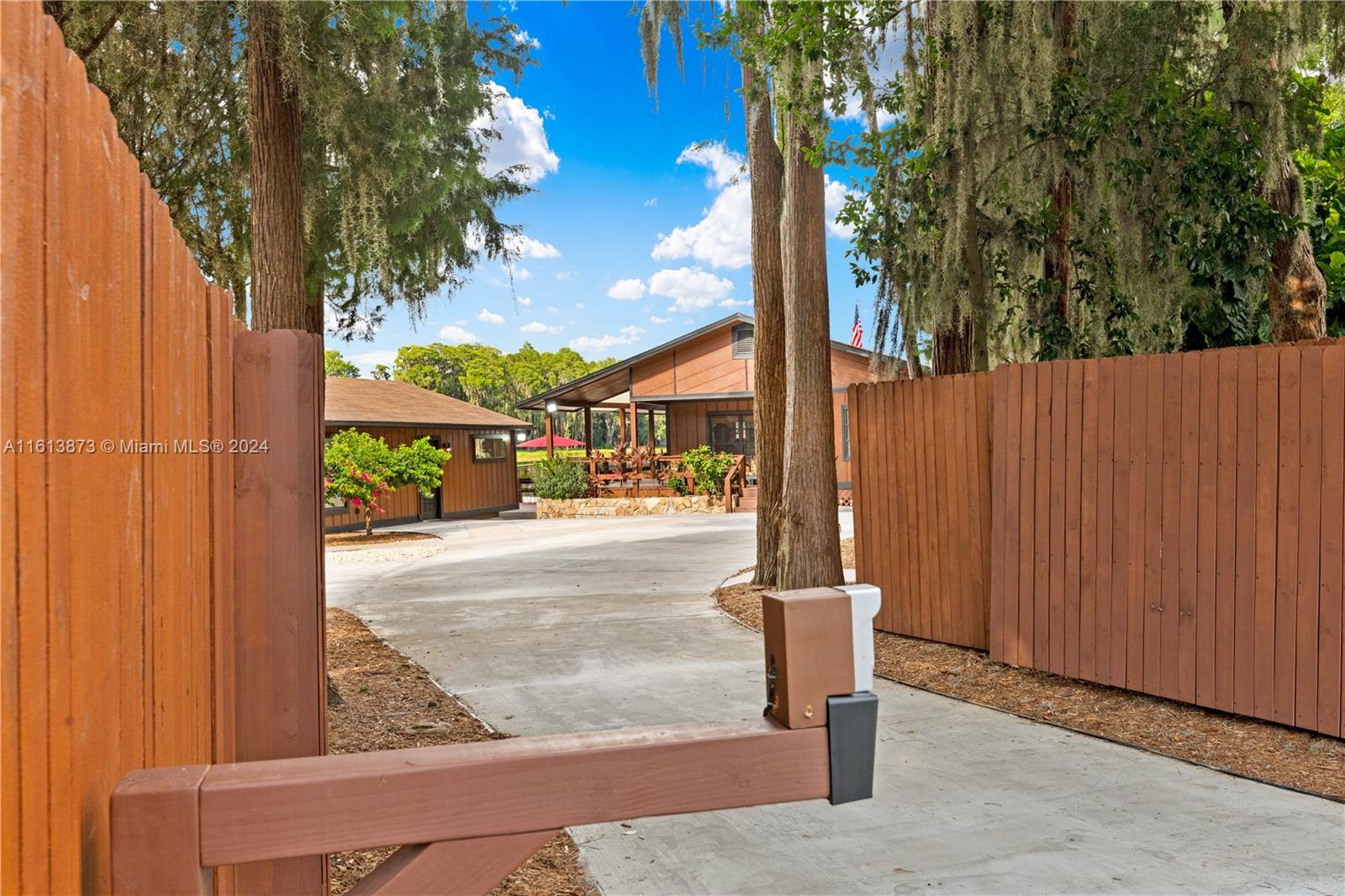 17501 Brown Road Odessa, FL 33556 - Photo 5 of 100