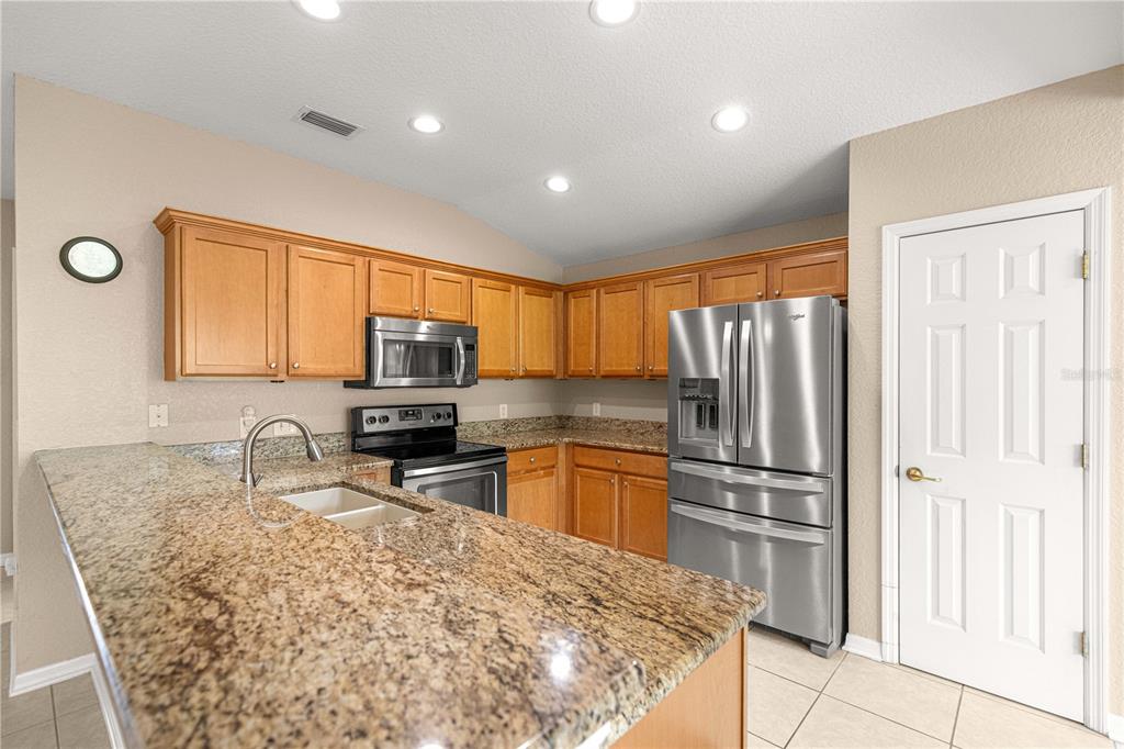 12643 Southeast 97th Terrace Road Summerfield, FL 34491 - Photo 10 of 53