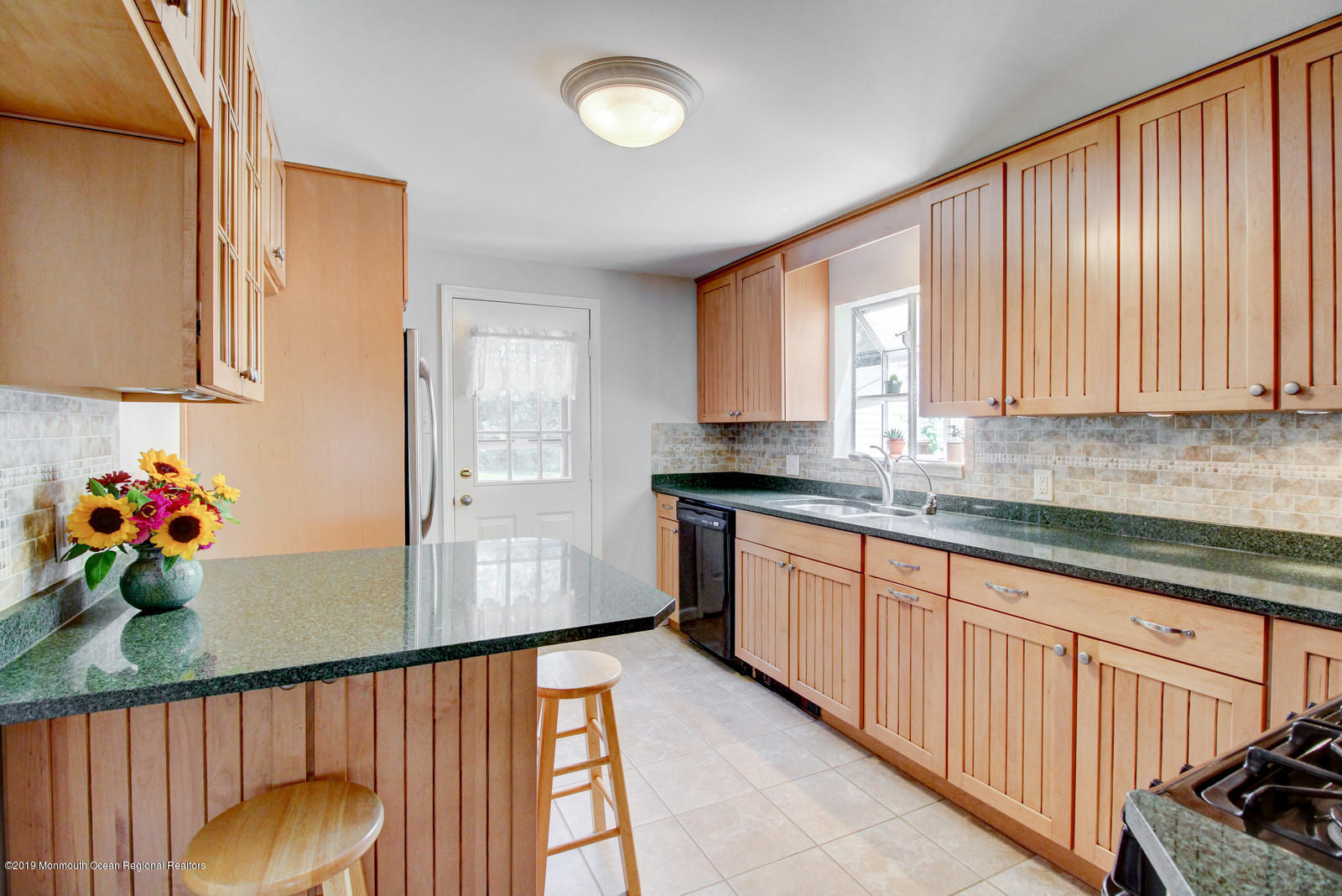 739 Rte 524 Allentown, NJ 08501 - Photo 12 of 35 15_14Kitchen_mls