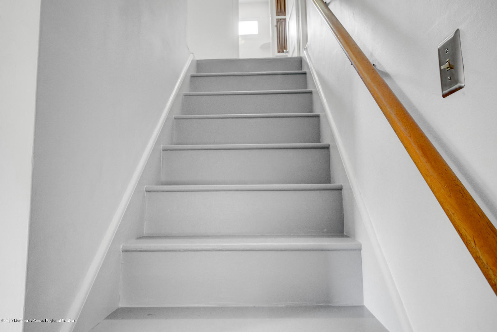 739 Rte 524 Allentown, NJ 08501 - Photo 18 of 35 21_20Stairs_mls