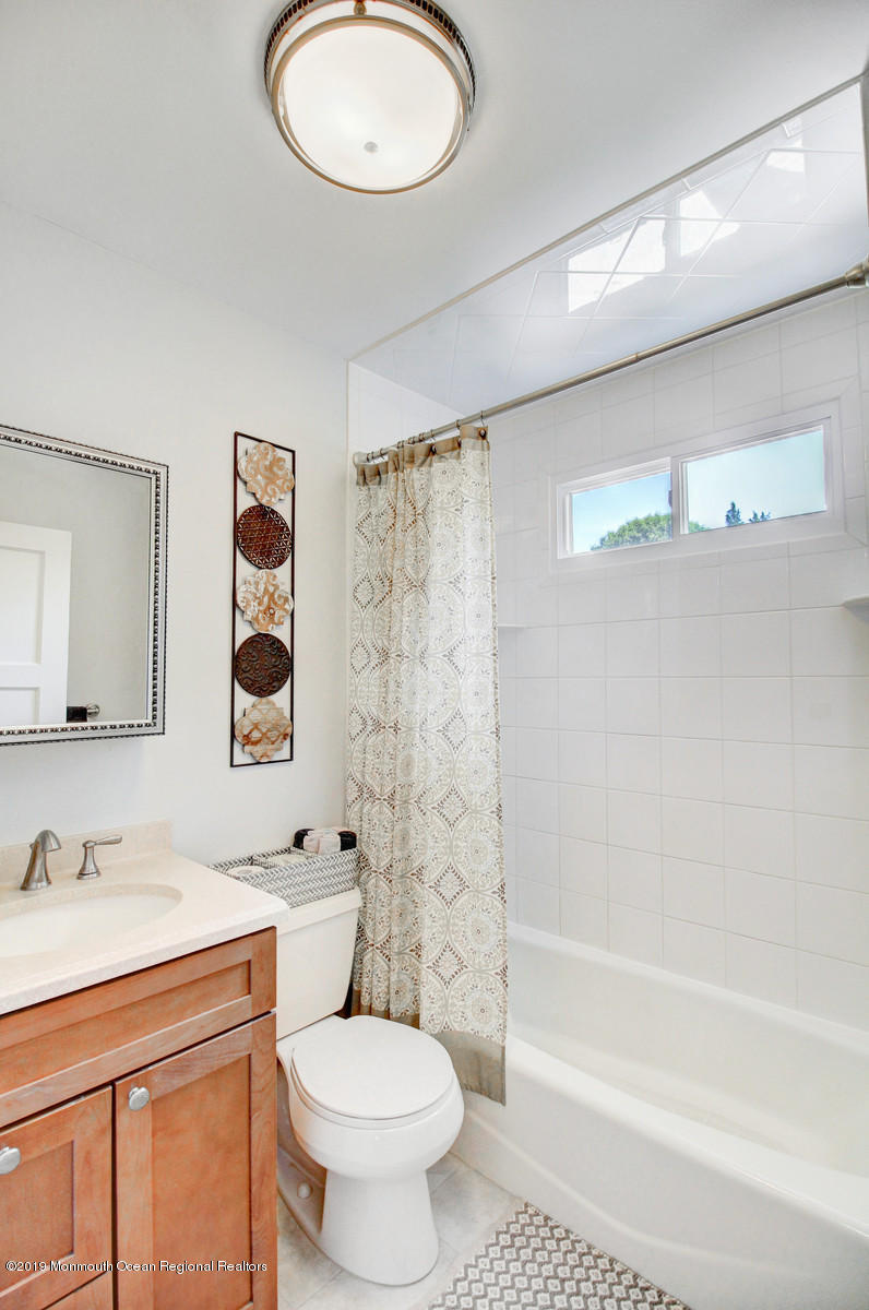 739 Rte 524 Allentown, NJ 08501 - Photo 23 of 35 26_25Bathroom_mls