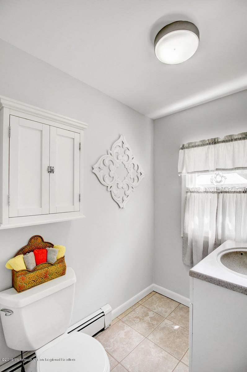 739 Rte 524 Allentown, NJ 08501 - Photo 28 of 35 11_10Bathroom_mls