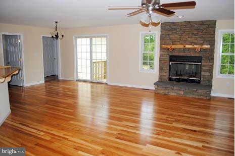 32 Autumn Woods Drive Elkton, MD 21921 - Photo 2 of 17 Living Room