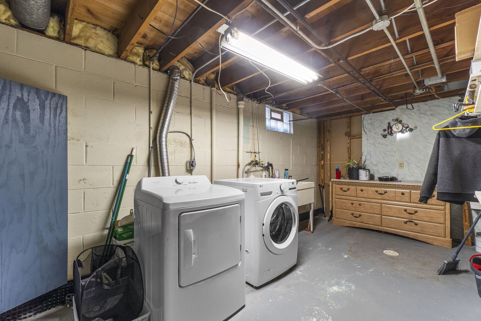 208 South Reed Street Joliet, IL 60436 - Photo 14 of 18 a utility room with dryer and washer
