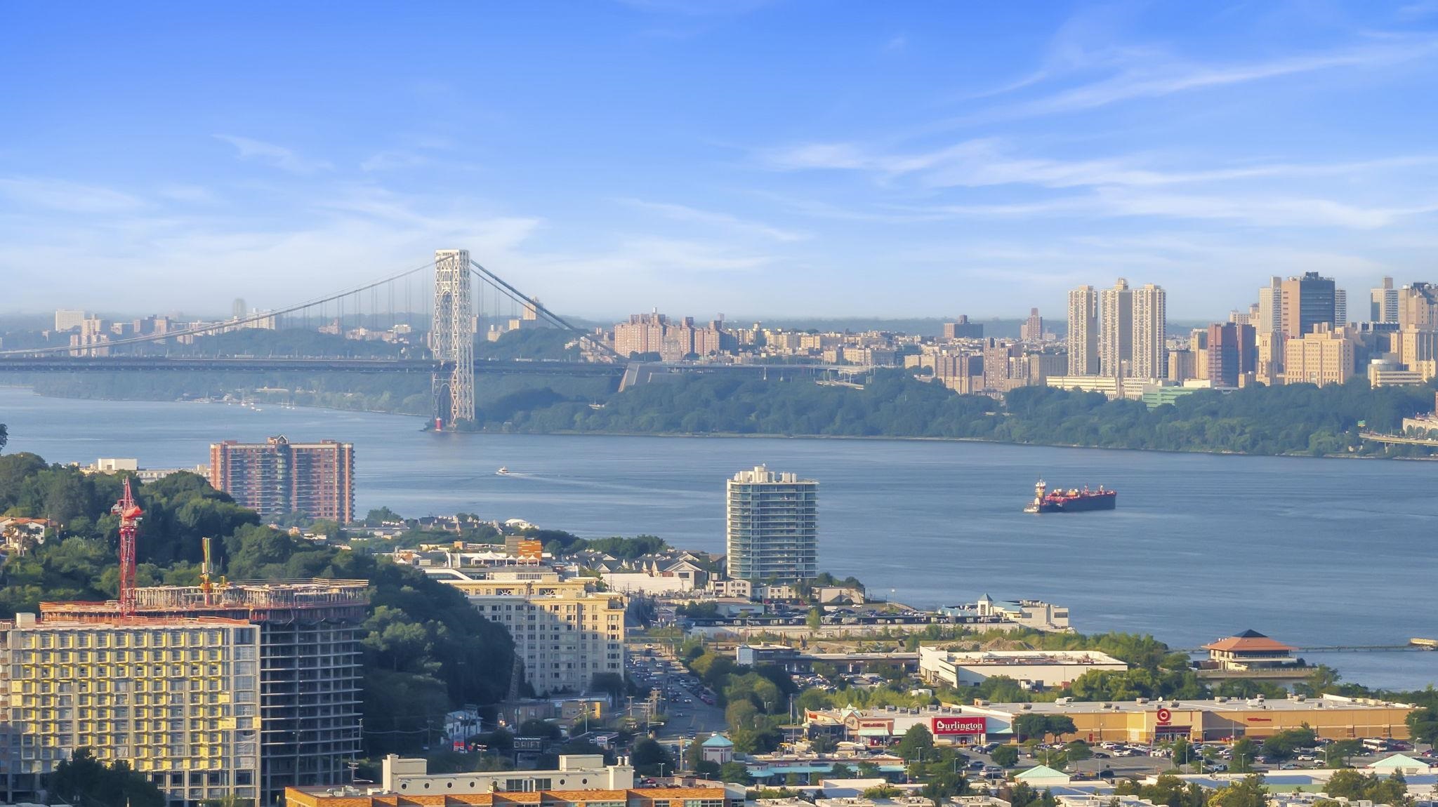 8450 Boulevard East, Unit 4F North Bergen, NJ 07047 - Photo 20 of 22 a view of a lake with a terrace