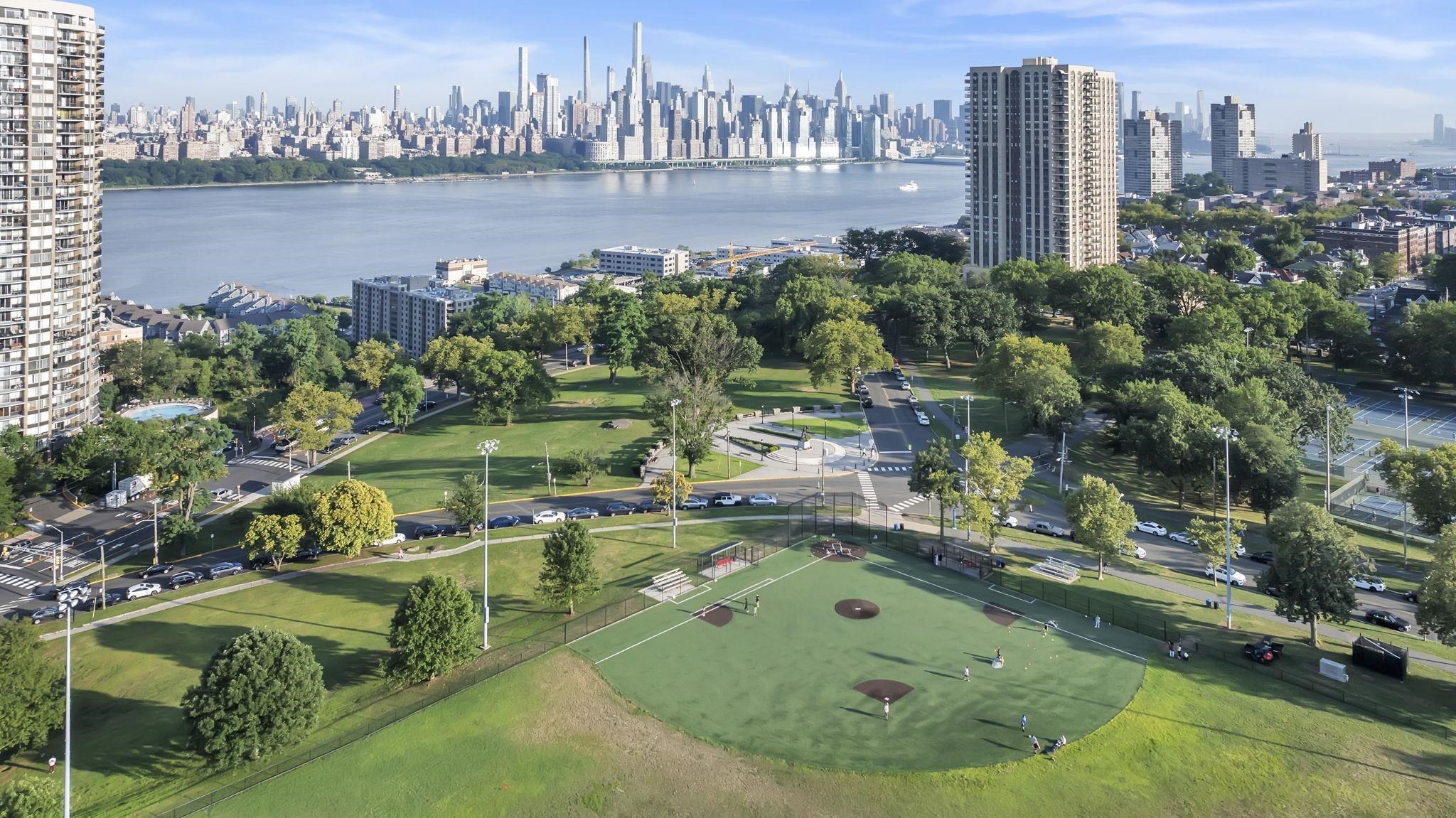 8450 Boulevard East, Unit 4F North Bergen, NJ 07047 - Photo 21 of 22 an aerial view of a houses with outdoor space and lake view