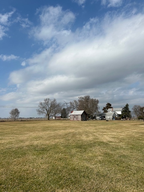 2665 East Sherrill Road Minooka, IL 60447 - Photo 5 of 23 a view of a ocean with beach