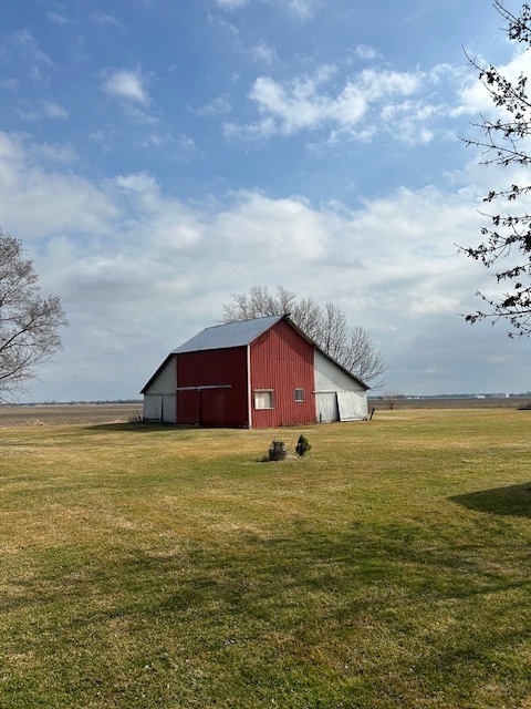 2665 East Sherrill Road Minooka, IL 60447 - Photo 7 of 23 a big room with an ocean