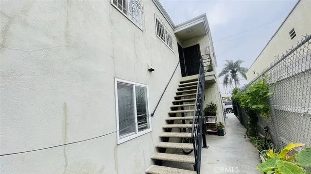 $2,500,000 | 1083 Gaviota Avenue, Long Beach, CA 90813
