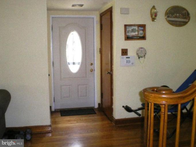 6705 Red Top Road Hyattsville, MD 20783 - Photo 6 of 28 Entrance / Foyer
