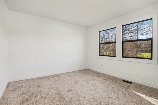 $230,000 | 9565 East Wawasee Lane, Syracuse, IN 46567