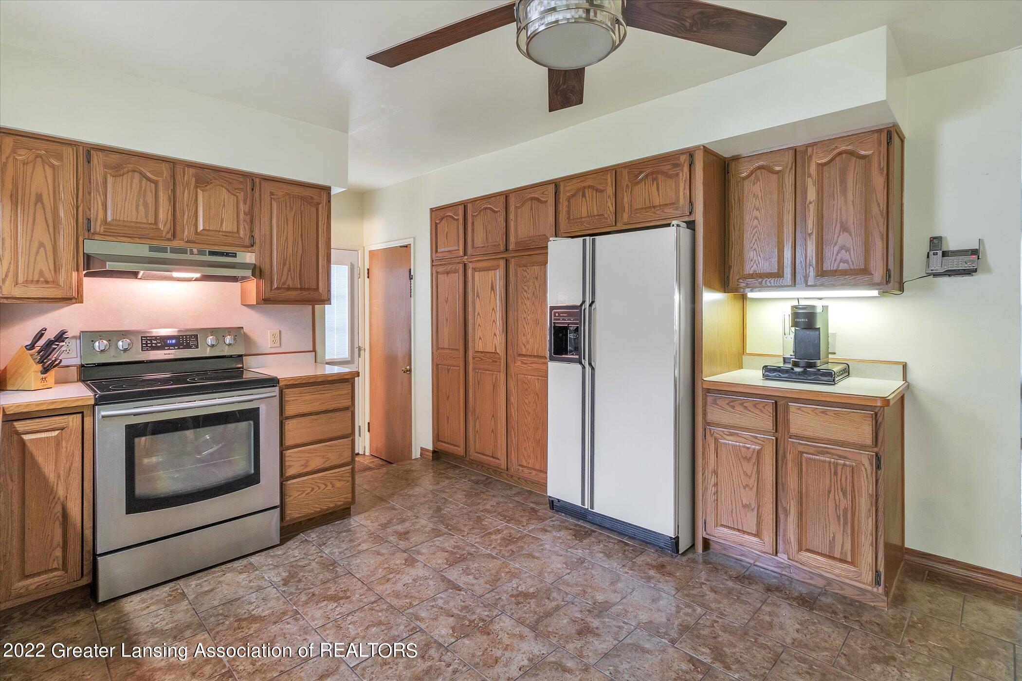 3100 Reo Road Lansing, MI 48911 - Photo 12 of 40 Kitchen