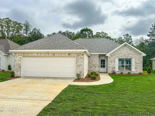 $279,500 | 969 Riverside Lane, Pearl, MS 39208
