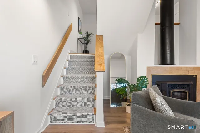 $359,900 | 3 Idlewood, Unit 3, Bethel, CT 06801