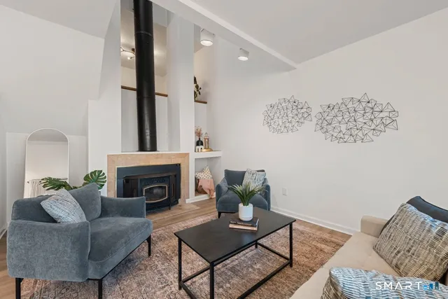 $359,900 | 3 Idlewood, Unit 3, Bethel, CT 06801