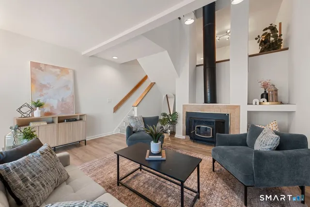 $359,900 | 3 Idlewood, Unit 3, Bethel, CT 06801