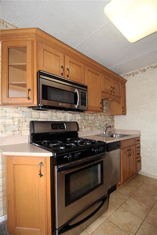 1160 Bower Hill Road, Unit 903A Pittsburgh, PA 15243 - Photo 4 of 29 Stainless Appliances including Gas Stove