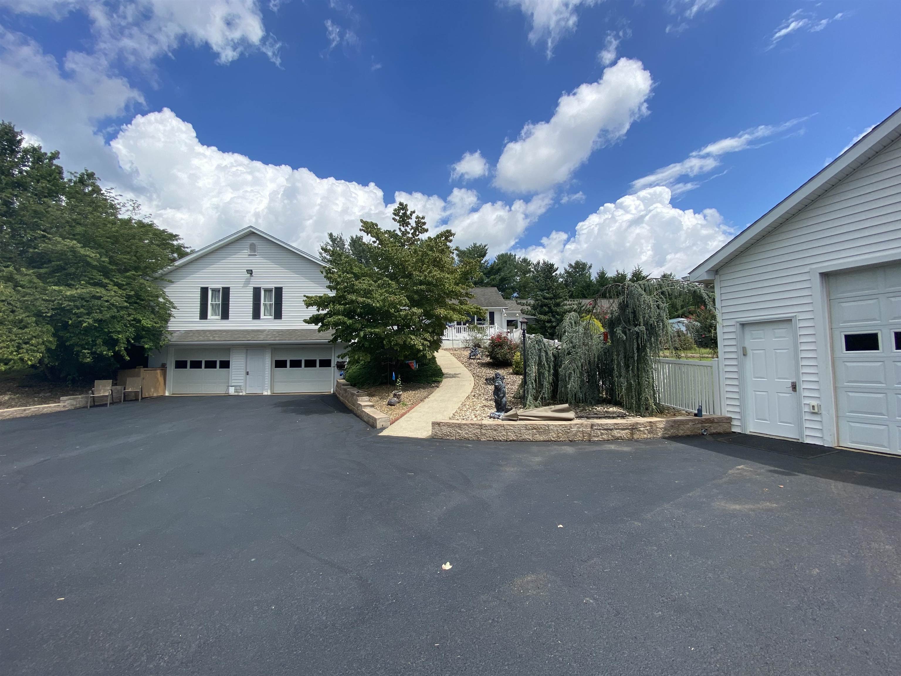 2492 Hermitage Road Waynesboro, VA 22980 - Photo 9 of 58 Gallery Image 9