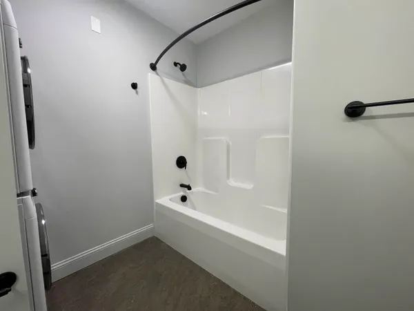 $2,400 | 25 Lowell Street, Unit 109, Manchester, NH 03101