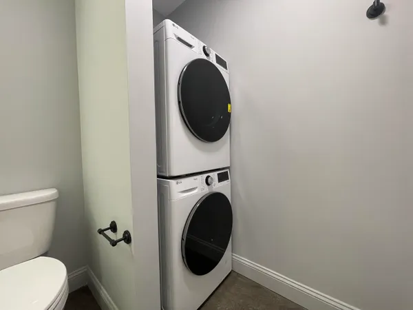 $2,400 | 25 Lowell Street, Unit 109, Manchester, NH 03101