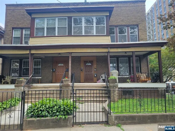 $1,850 | 110 Dayton Street, Unit 1A, Newark, NJ 07114