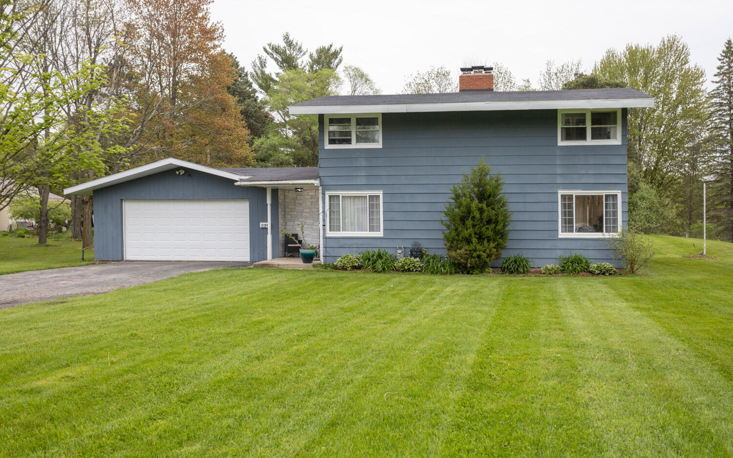 334 South State Street Reed City, MI 49677 - Photo 1 of 36 Iltis IMG_6162