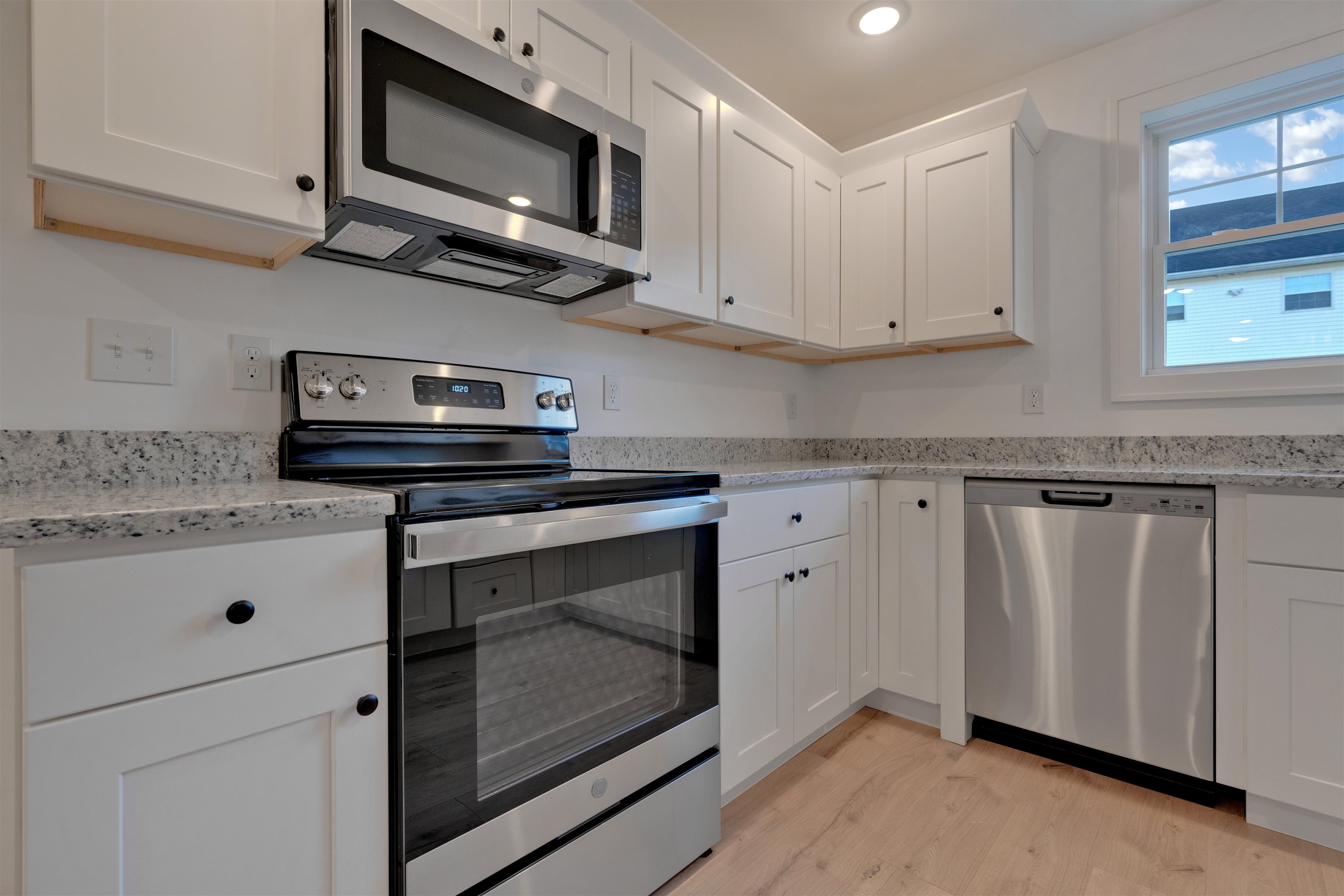 4 Cape Coral Way, Unit B Rochester, NH 03867 - Photo 2 of 15