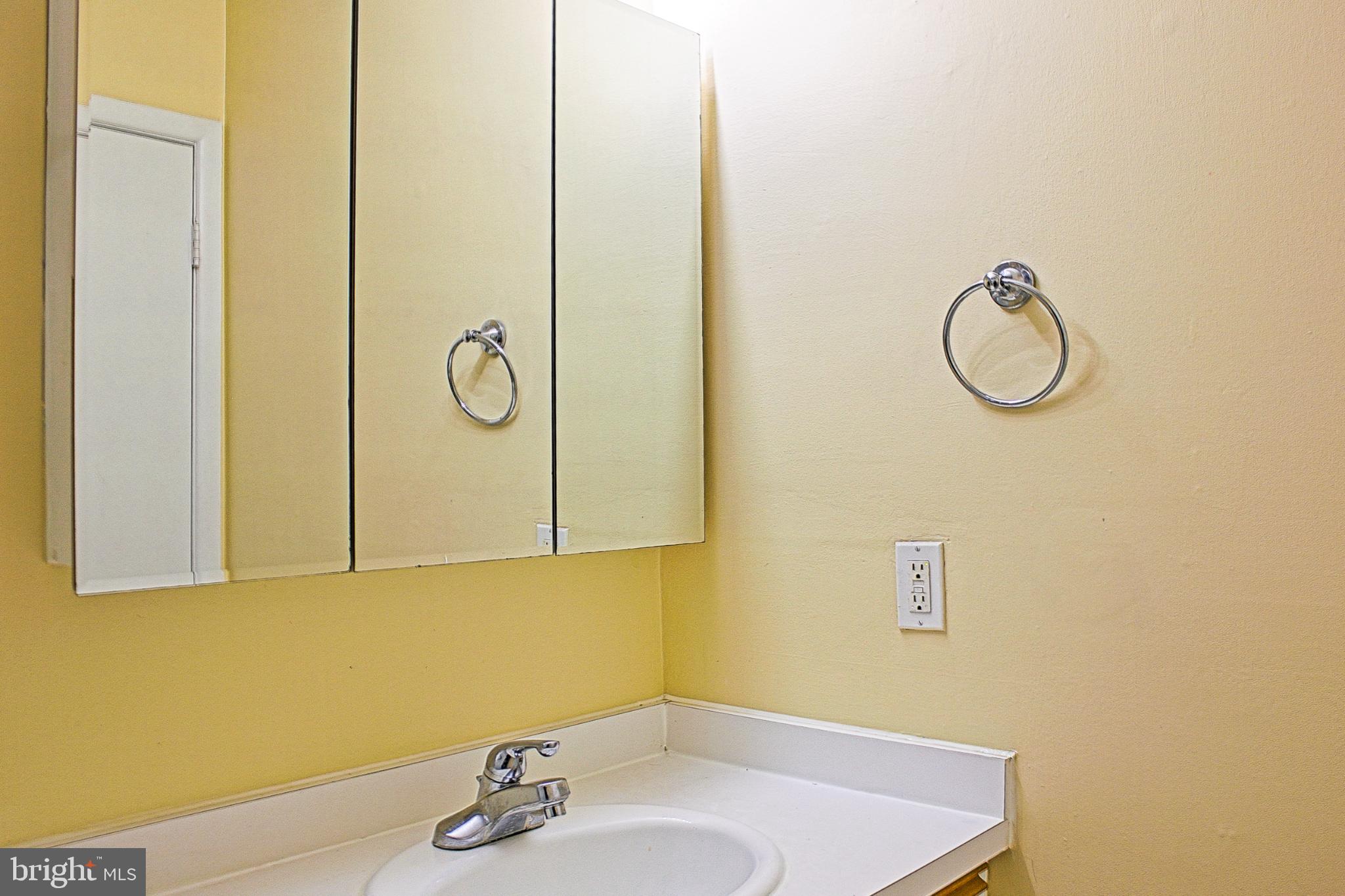 9040 Centerway Road Gaithersburg, MD 20879 - Photo 39 of 43 Bright and inviting bathroom space.
