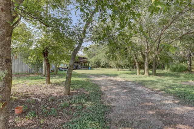 $679,000 | 1409 East State Highway 22, Whitney, TX 76692