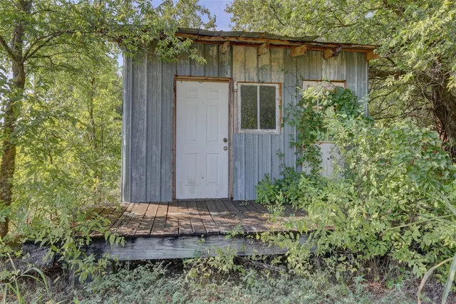 $679,000 | 1409 East State Highway 22, Whitney, TX 76692